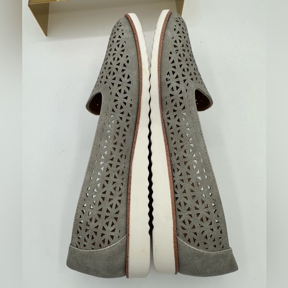 LIFESTRIDE Gray Lasor Cut Slip-On Zamora Loafer | Size 8.5 - Picture 7 of 14